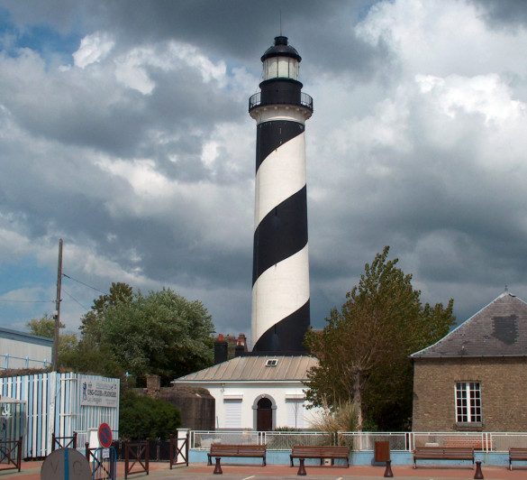 lighthouse Petit Fort Philippe