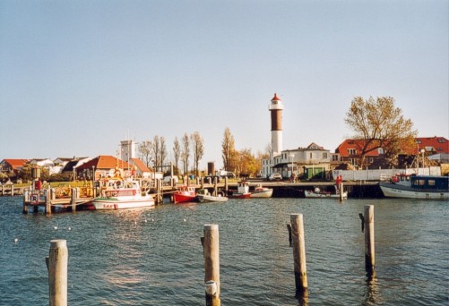 Leuchtturm Timmendorf mit Hafen